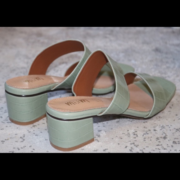 COPY - Tiffany sandals - Picture 2 of 2